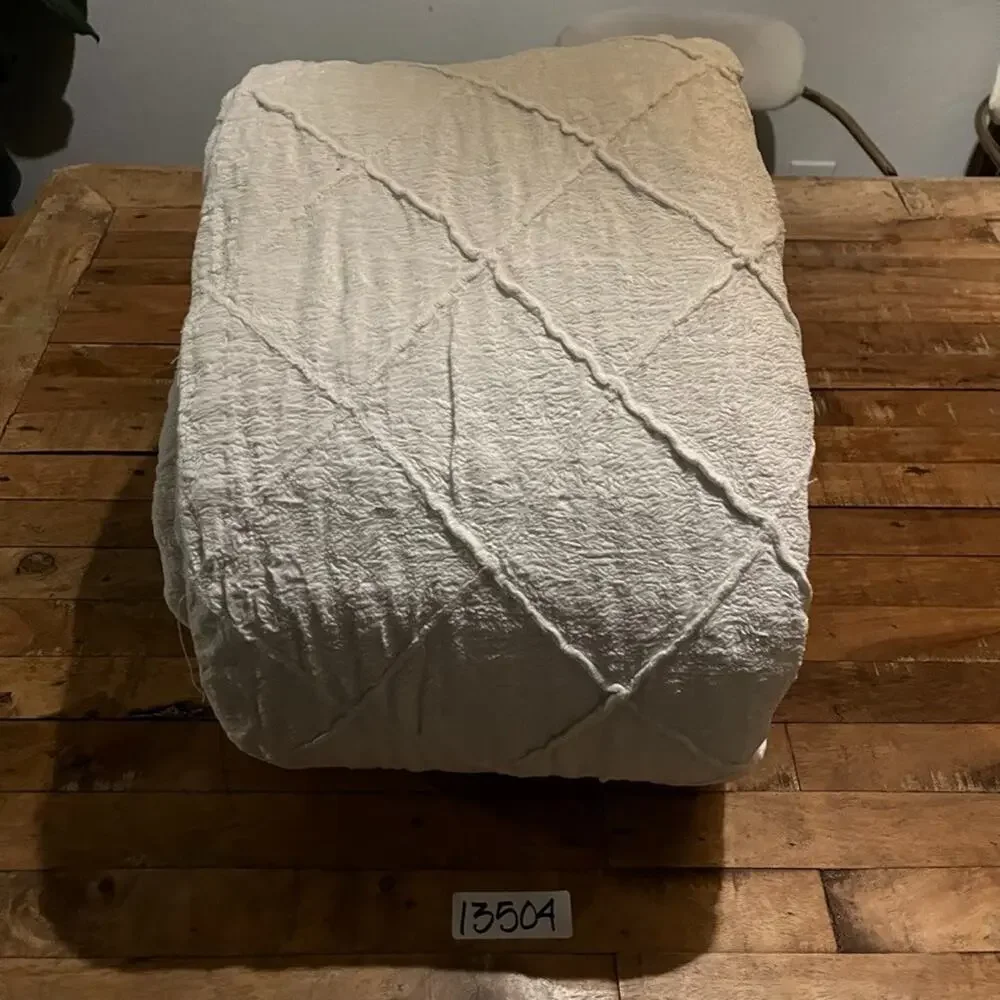 RH Teen 100% Cotton Full Coverlet White Terry Cloth Diamond Quilted